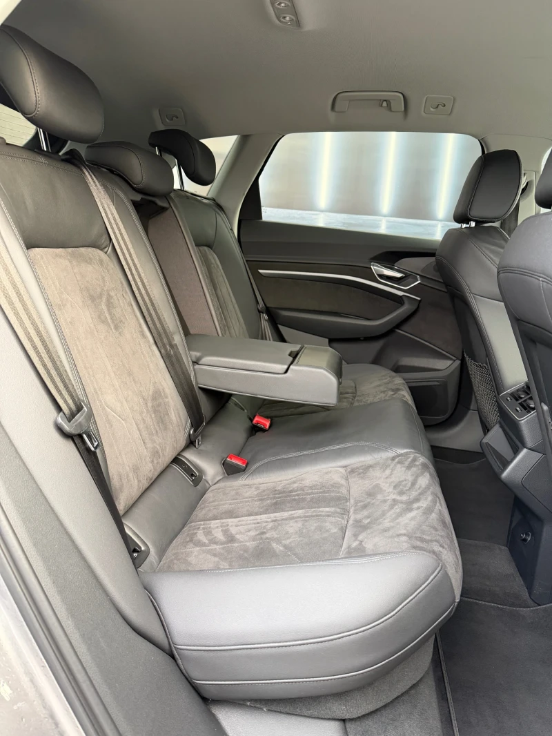 Audi E-Tron S-Line 44000км.-Гаранционен , снимка 13 - Автомобили и джипове - 53089094