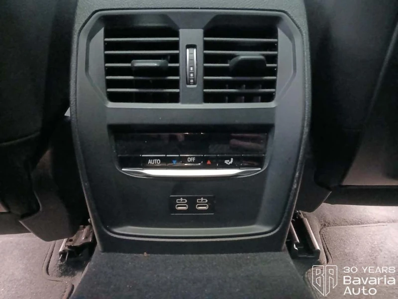 BMW 320 d xDrive M Sport Paket Touring, снимка 16 - Автомобили и джипове - 53177659