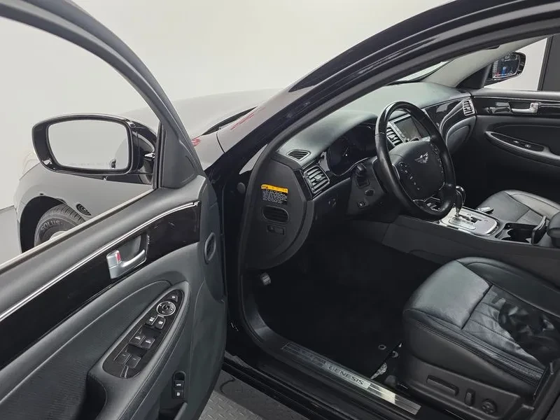 Hyundai Genesis 3.3, снимка 11 - Автомобили и джипове - 54615973