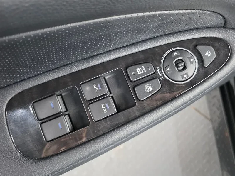 Hyundai Genesis 3.3, снимка 12 - Автомобили и джипове - 54615973