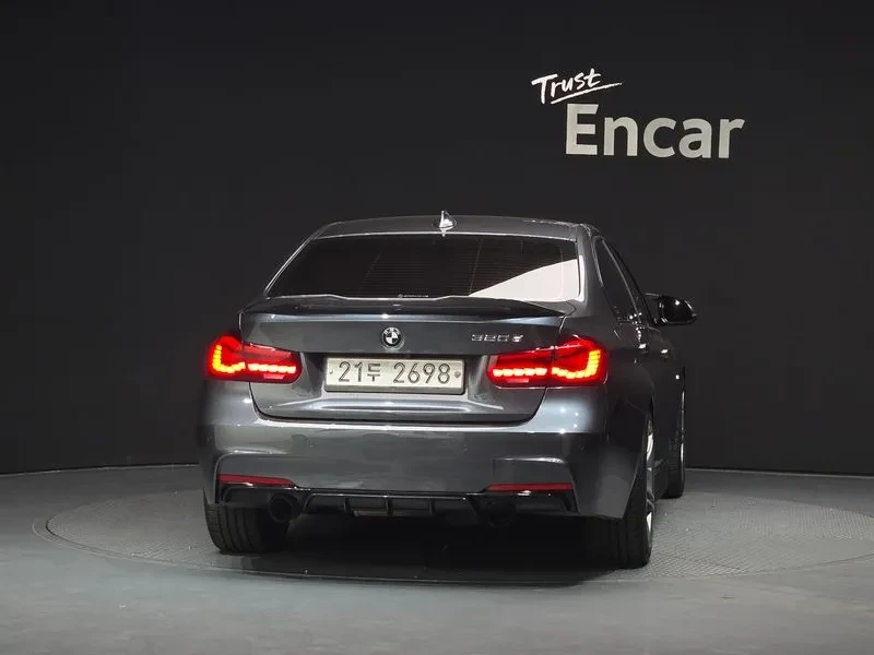 BMW 330 (F30) 330I M Sports, снимка 4 - Автомобили и джипове - 55123652