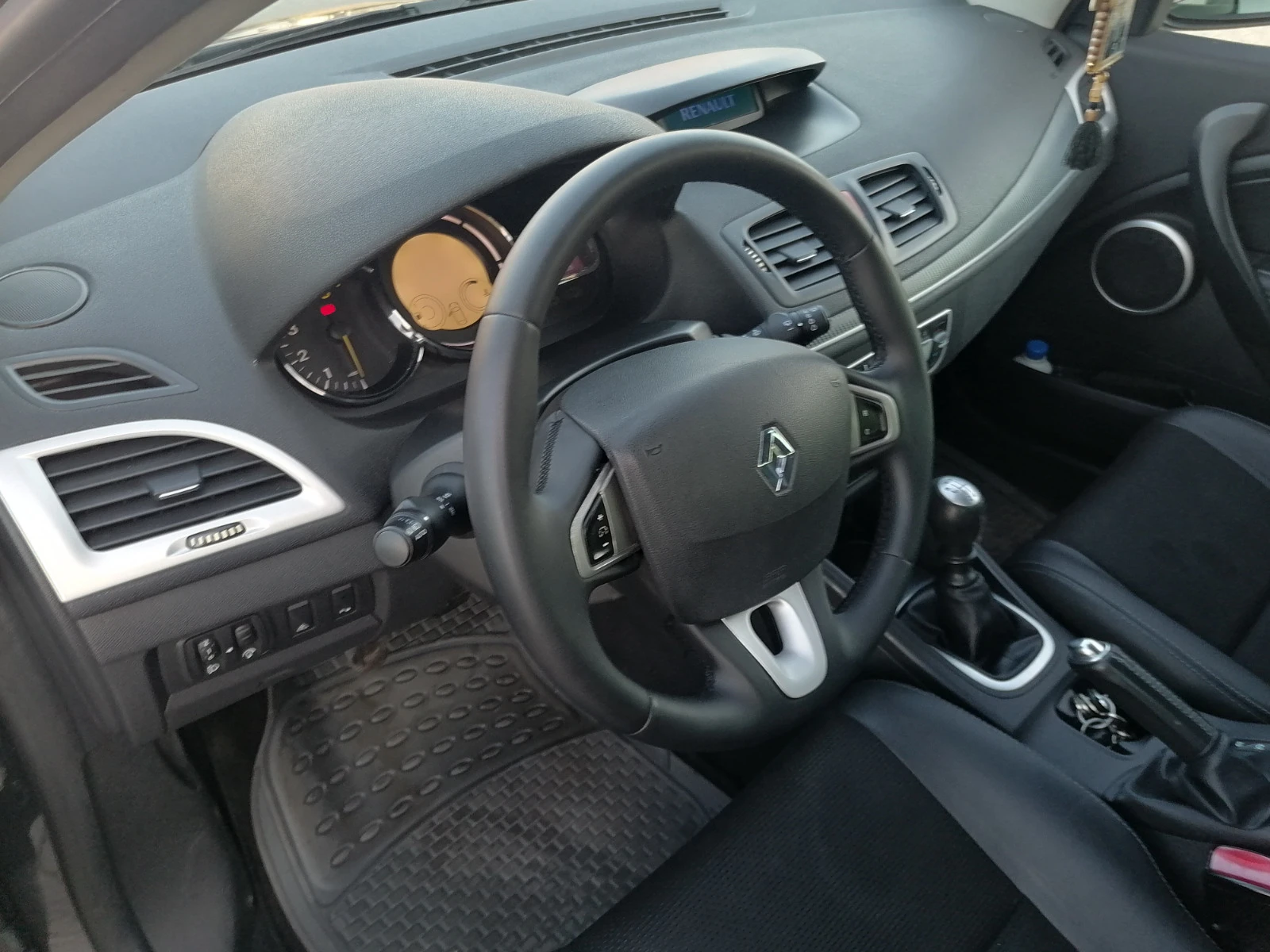 Renault Megane 1, 5 dci,  110к.с., 6 скорости - изображение 5