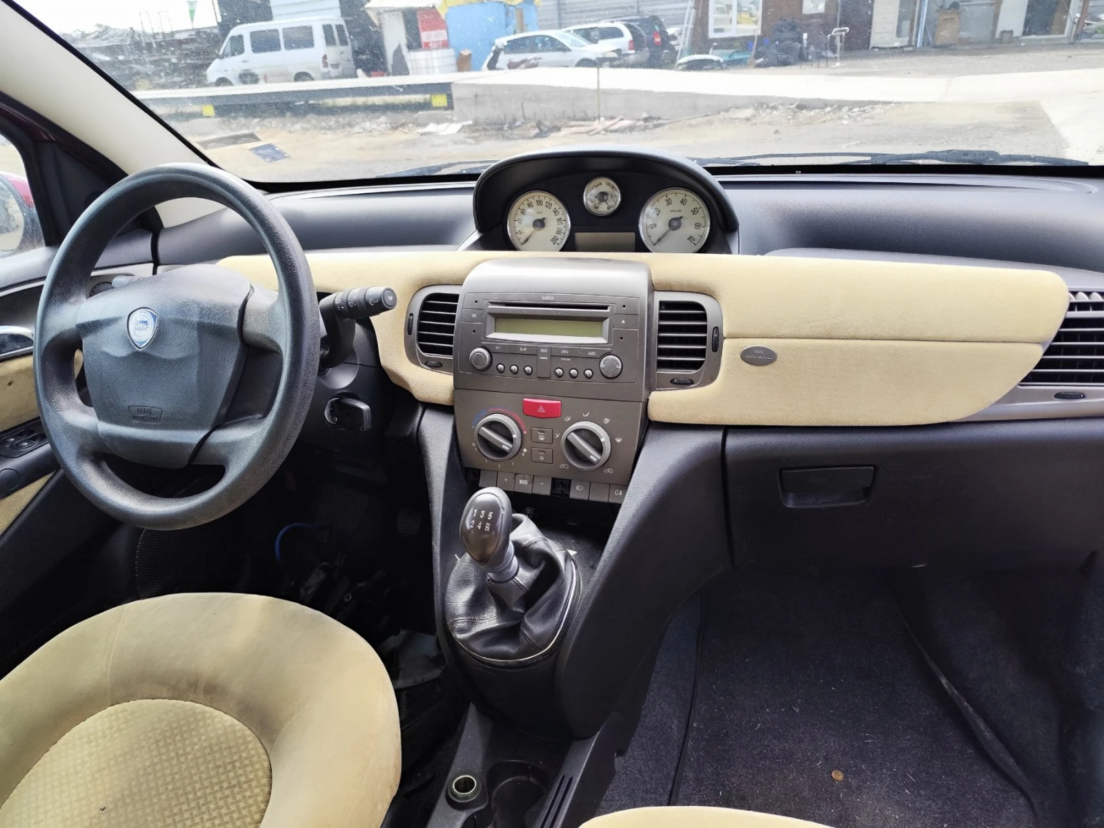 Lancia Ypsilon 1.2 - изображение 5