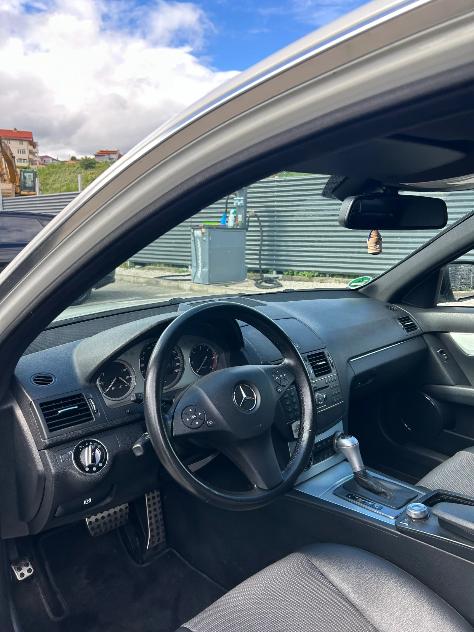 Mercedes-Benz C 320 AMG 4Matic Avangarde - изображение 4