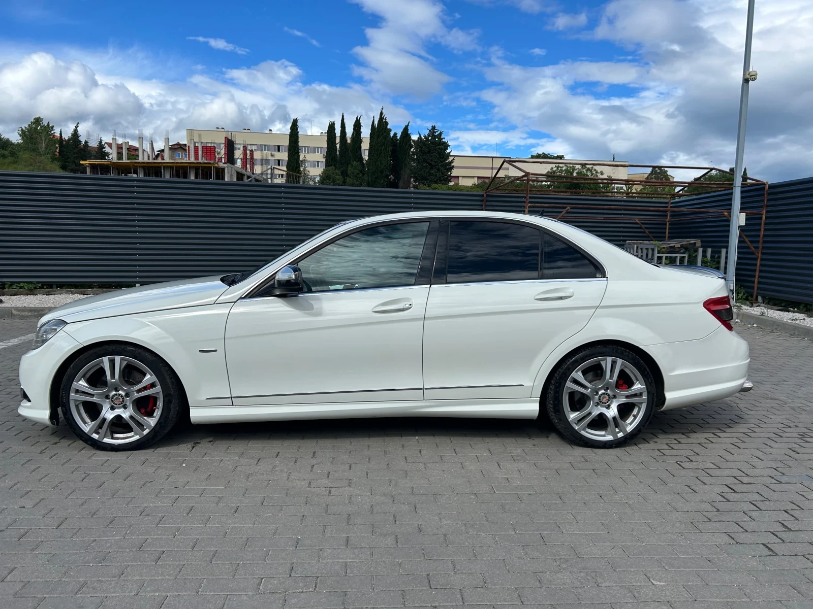 Mercedes-Benz C 320 AMG 4Matic Avangarde - изображение 3