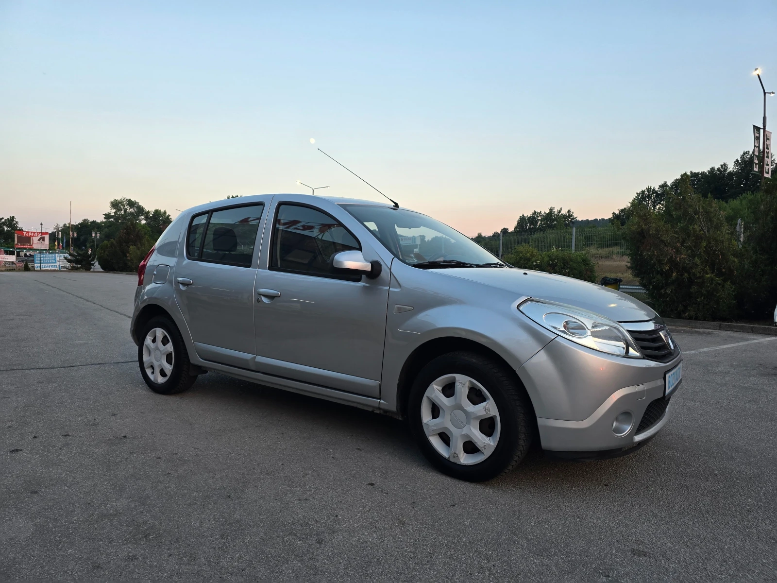 Dacia Sandero 1.4i/75ps/Бензин>Газ - изображение 7