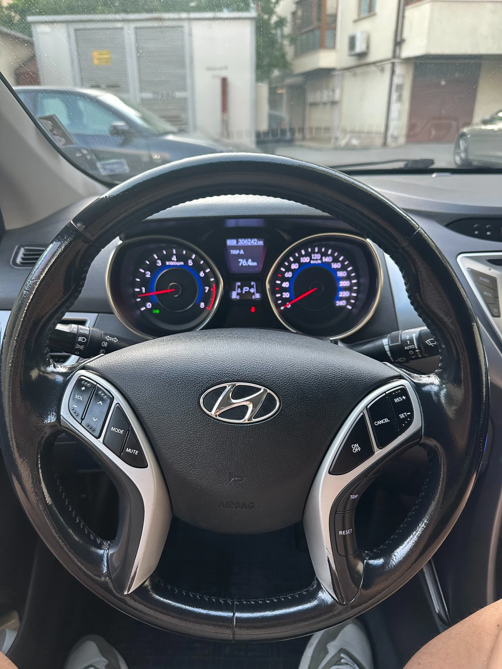 Hyundai Elantra 1.6 MPI | Mobile.bg   13