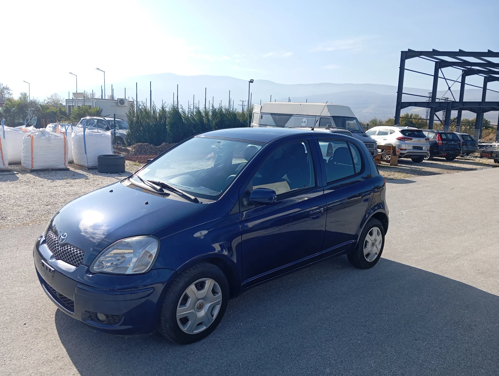 Toyota Yaris 1.3  бензин  - изображение 3