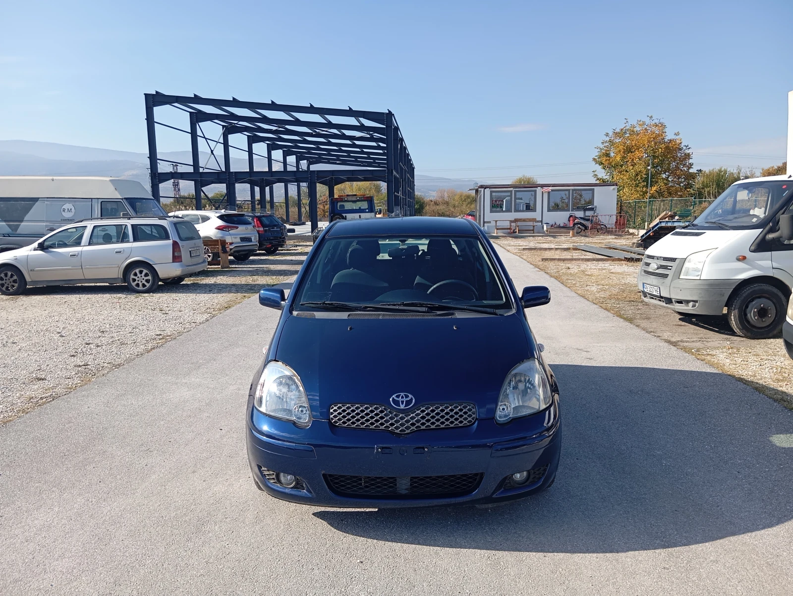 Toyota Yaris 1.3  бензин  - изображение 2