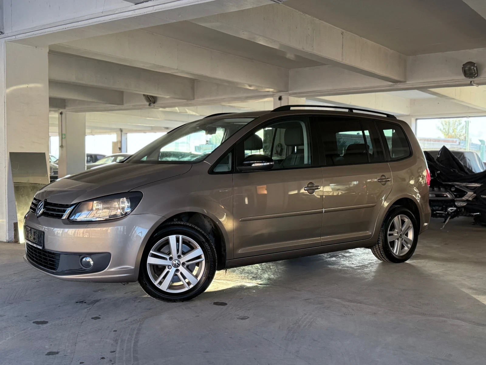 VW Touran 2, 0TDI 140hp DSG | Mobile.bg   1