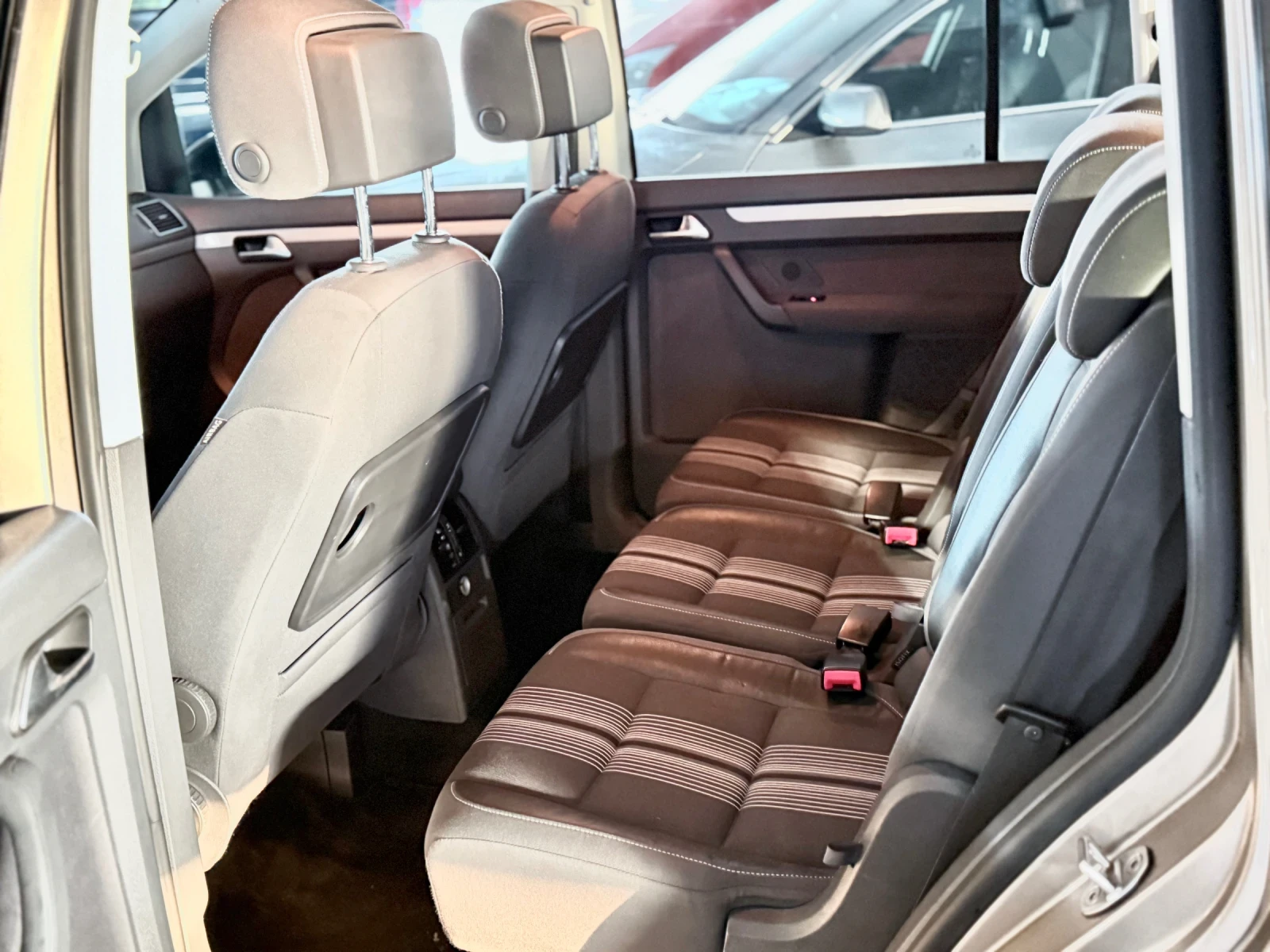 VW Touran 2, 0TDI 140hp DSG - изображение 8