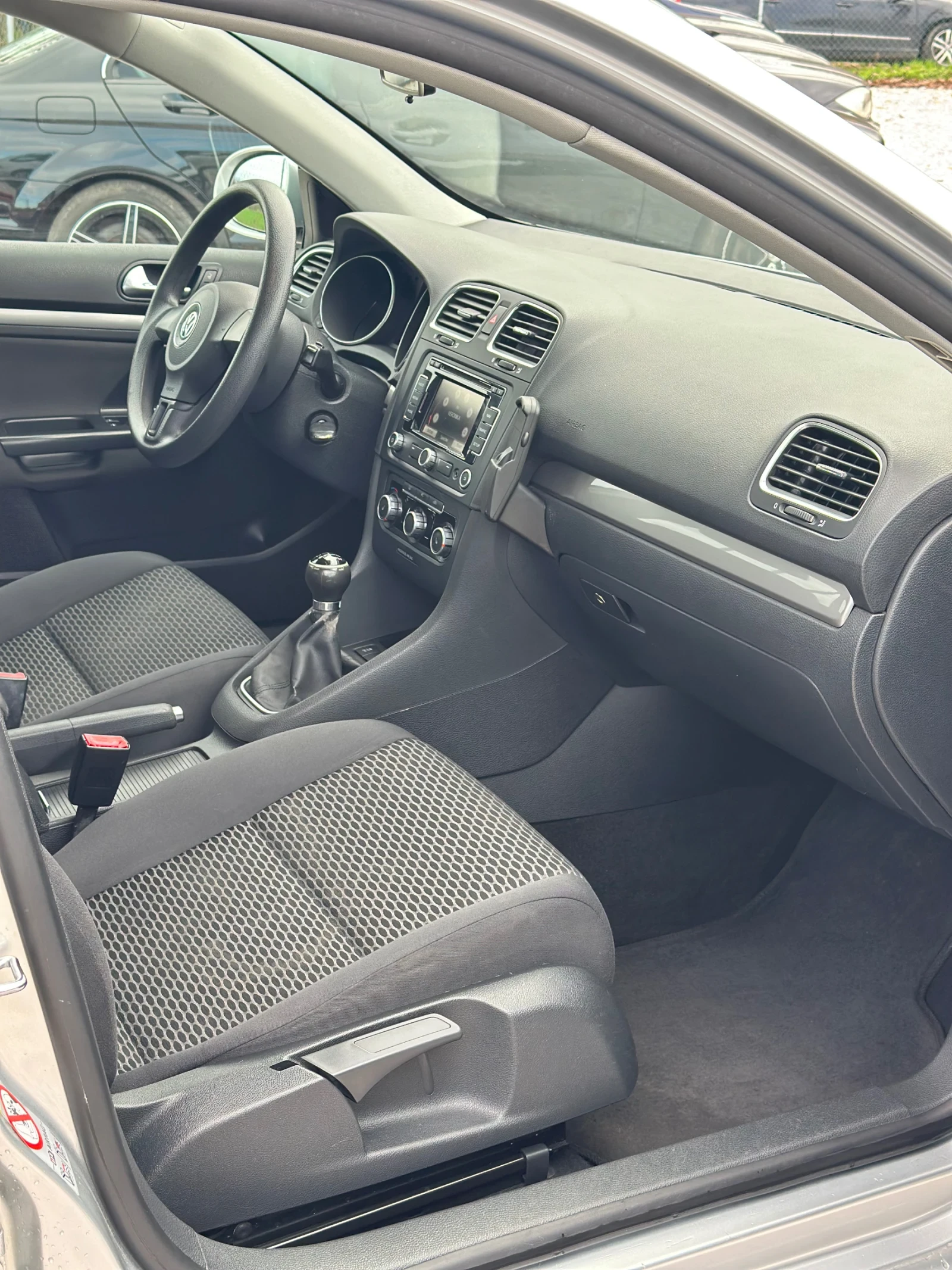 VW Golf Variant 1.6 TDI * ЛИЗИНГ*  - изображение 8