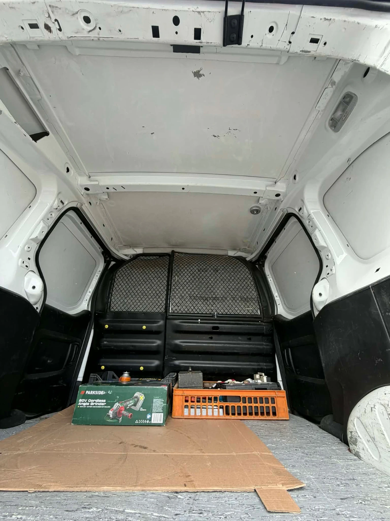 Citroen Berlingo 1.6 HDI, снимка 8 - Автомобили и джипове - 53743141