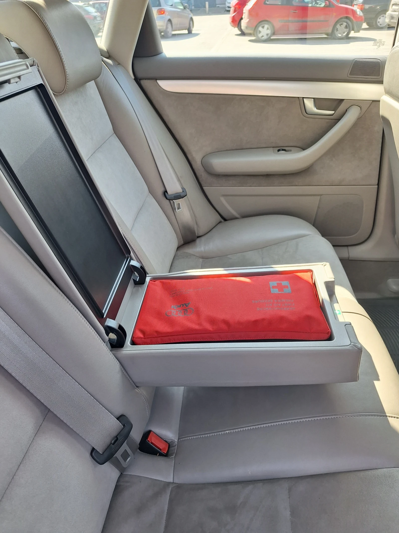 Audi A4, снимка 10 - Автомобили и джипове - 53712643