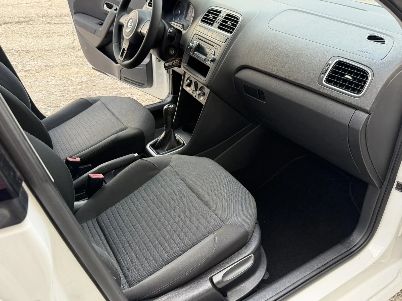 VW Polo 1.6 газ/бензин, снимка 15 - Автомобили и джипове - 54639632