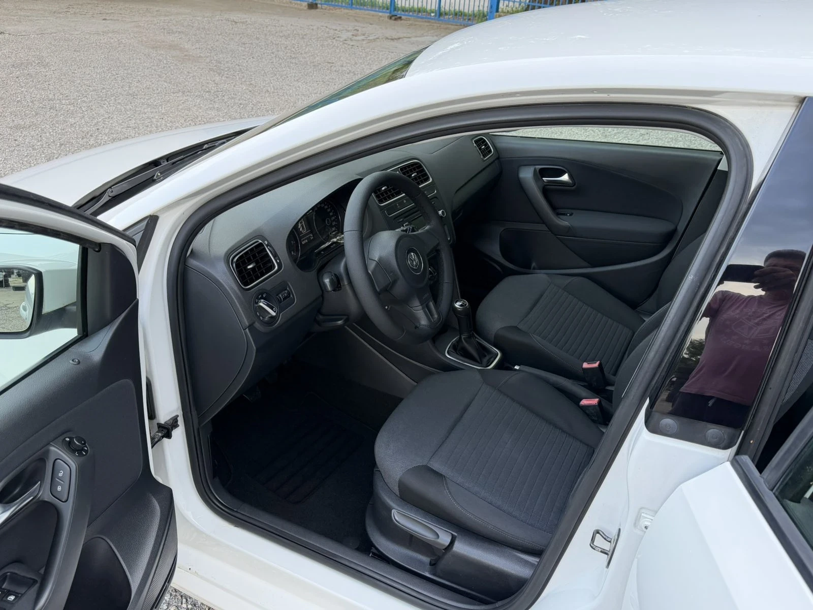 VW Polo 1.6 газ/бензин, снимка 12 - Автомобили и джипове - 54639632