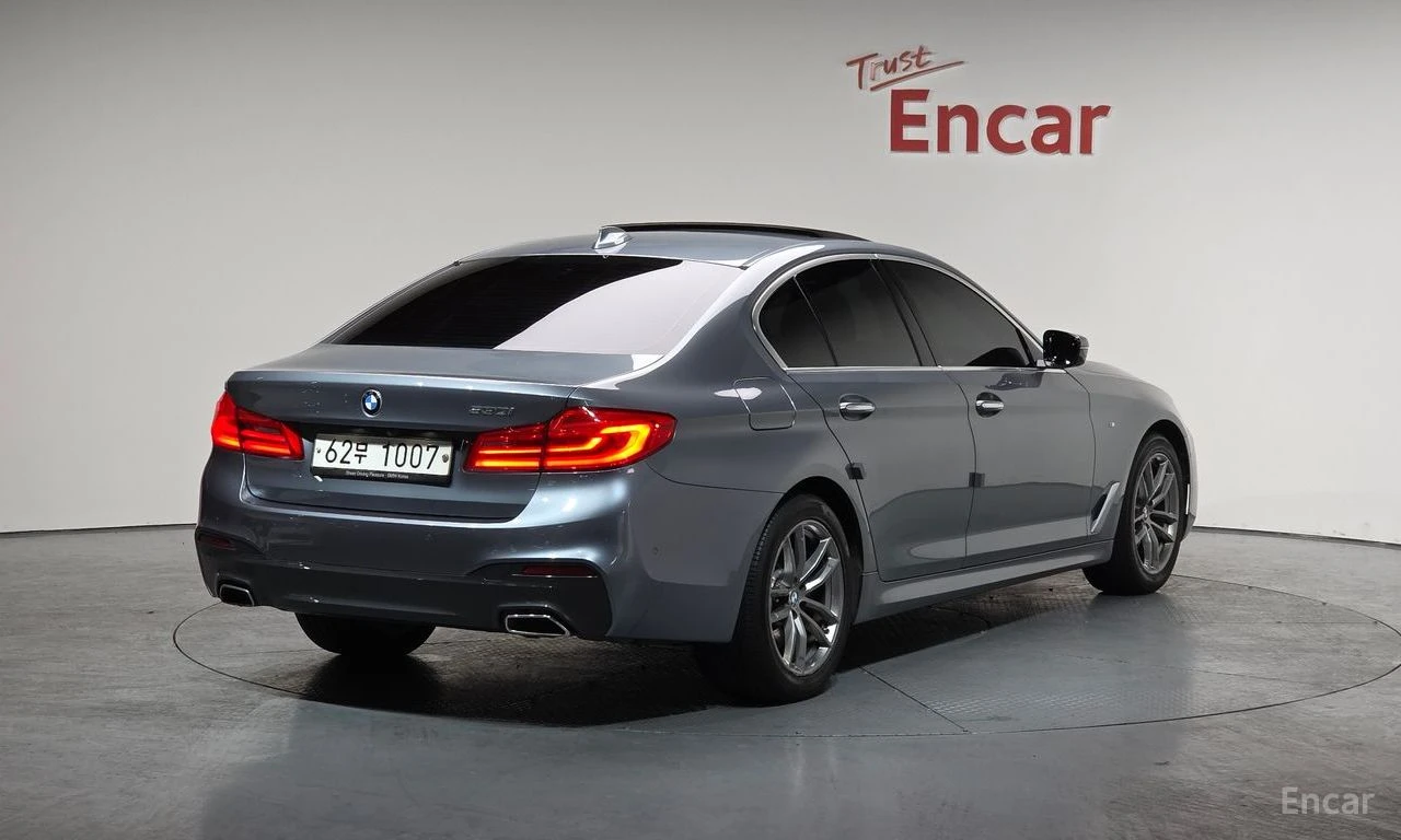 BMW 530 * ФИКСИРАНА ЦЕНА ДО БЪЛГАРИЯ * АВТОКРЕДИТ, снимка 3 - Автомобили и джипове - 55452384