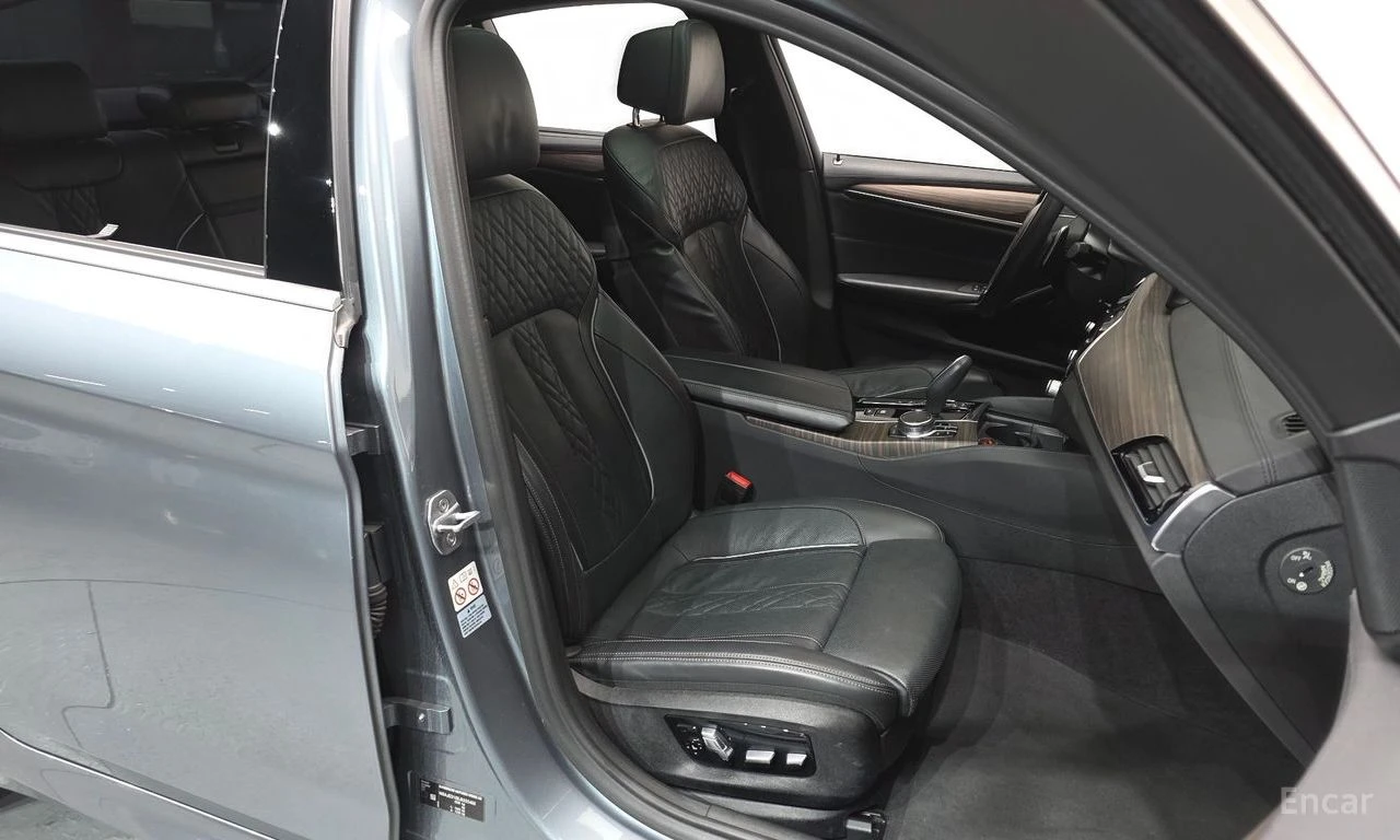BMW 530 * ФИКСИРАНА ЦЕНА ДО БЪЛГАРИЯ * АВТОКРЕДИТ, снимка 11 - Автомобили и джипове - 55452384