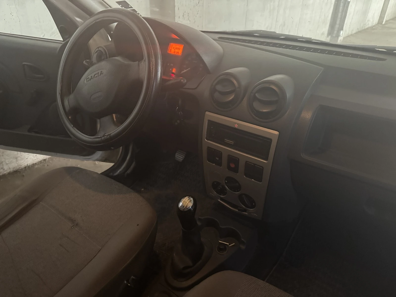 Dacia Logan, снимка 7 - Автомобили и джипове - 55610533