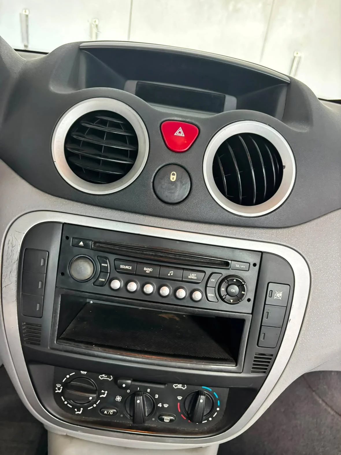 Citroen C3, снимка 3 - Автомобили и джипове - 55898342