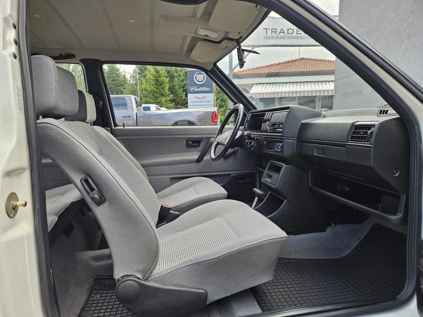 VW Golf 1.6 AUTOMATIC, снимка 10 - Автомобили и джипове - 55912592