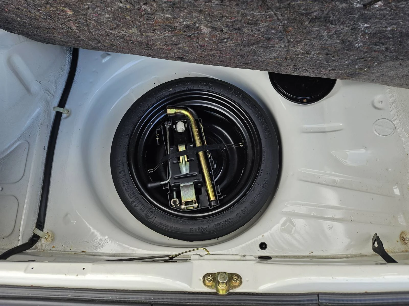 VW Golf 1.6 AUTOMATIC, снимка 17 - Автомобили и джипове - 55912592