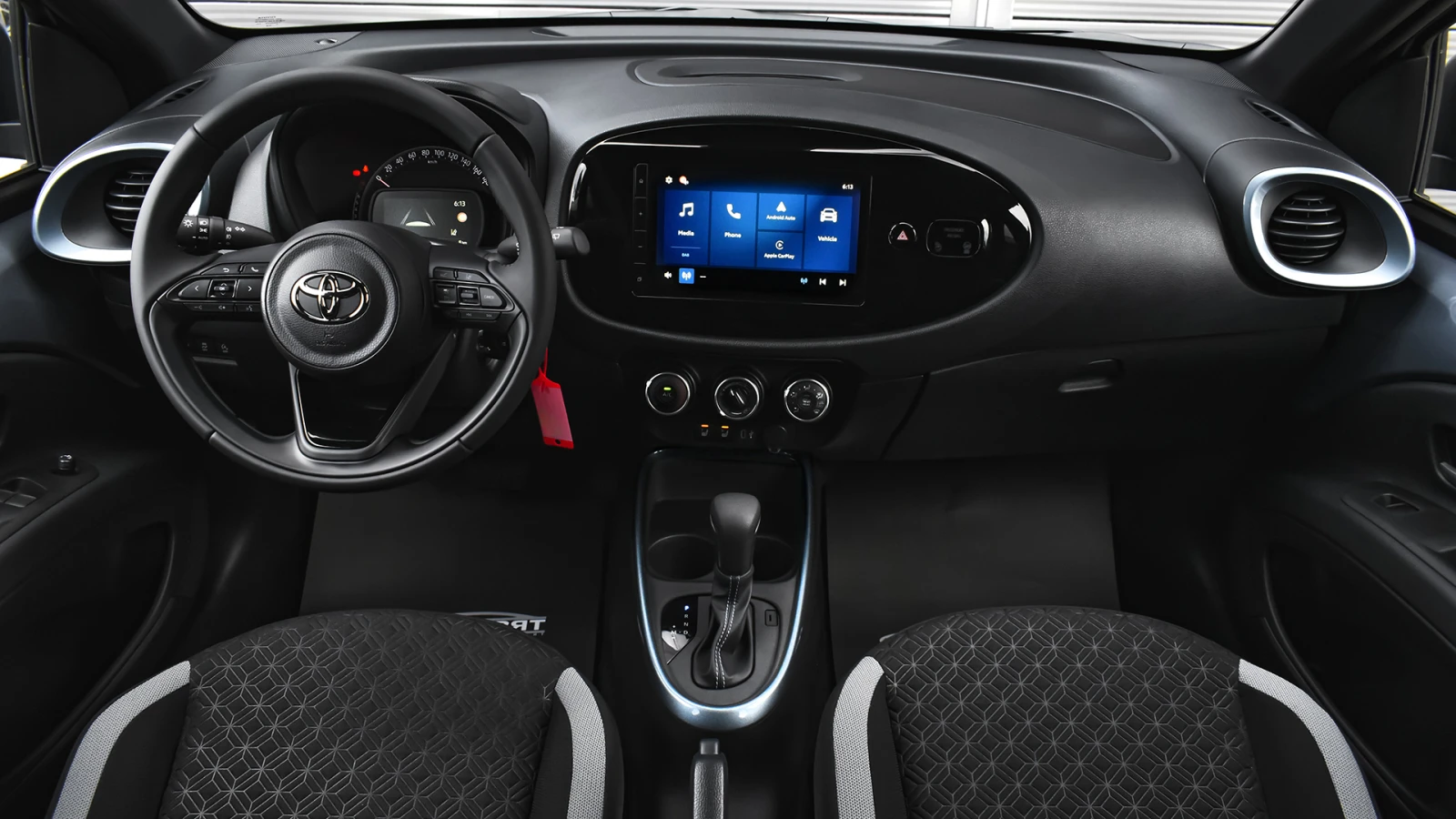 Toyota Aygo X PULSE 1.0 VVT-i S-CVT, снимка 8 - Автомобили и джипове - 56213171