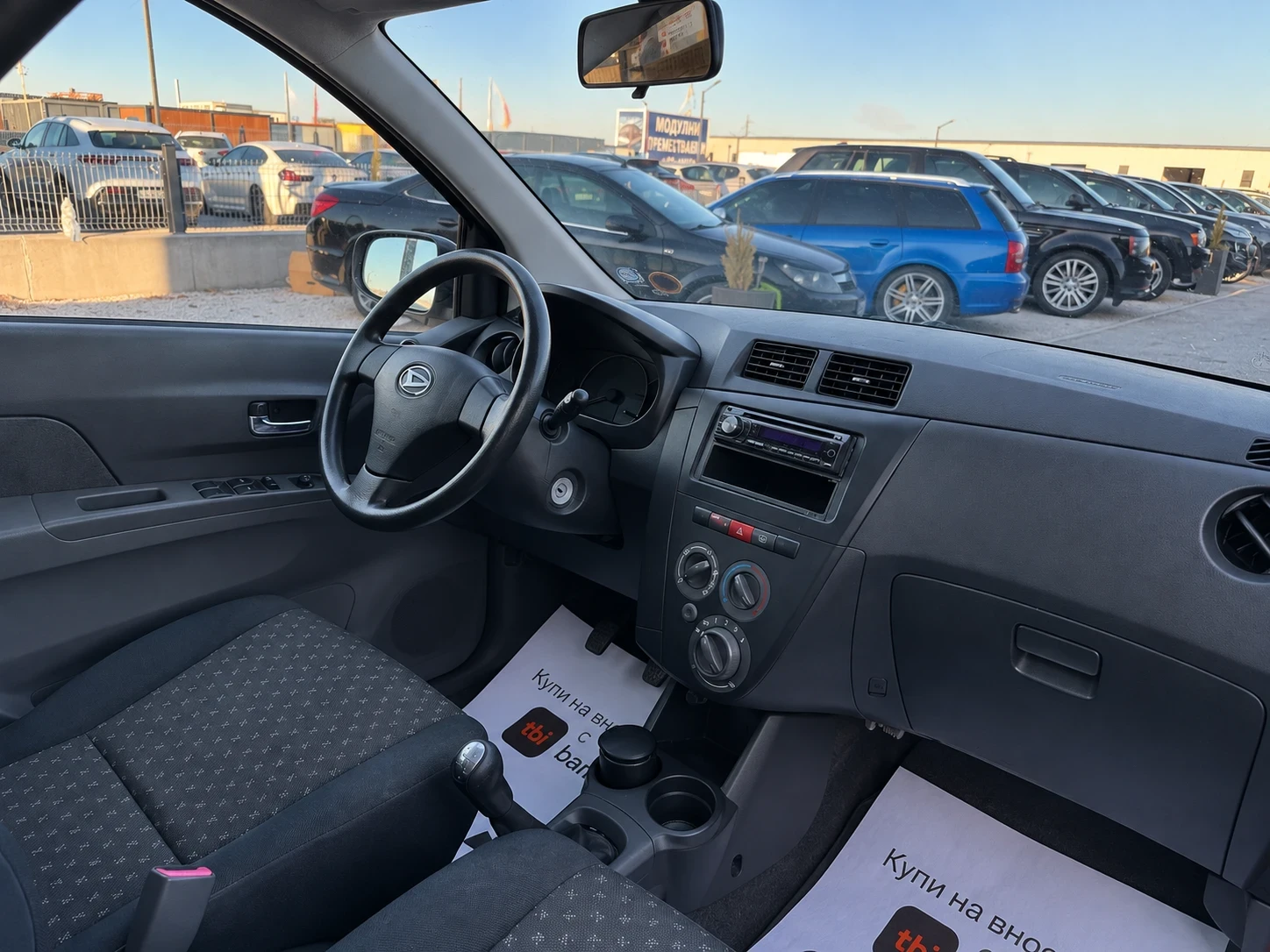 Daihatsu Cuore, снимка 12 - Автомобили и джипове - 56410933