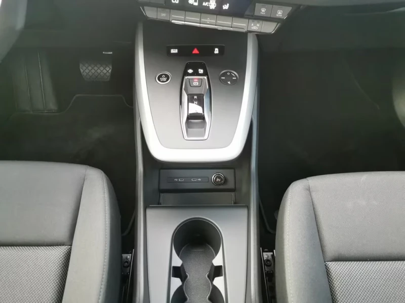 Audi Q4 SPORTBACK/170HP/35e-TRON/CAM/NAVI/LED/DIGI/286gPR, снимка 8 - Автомобили и джипове - 51654057