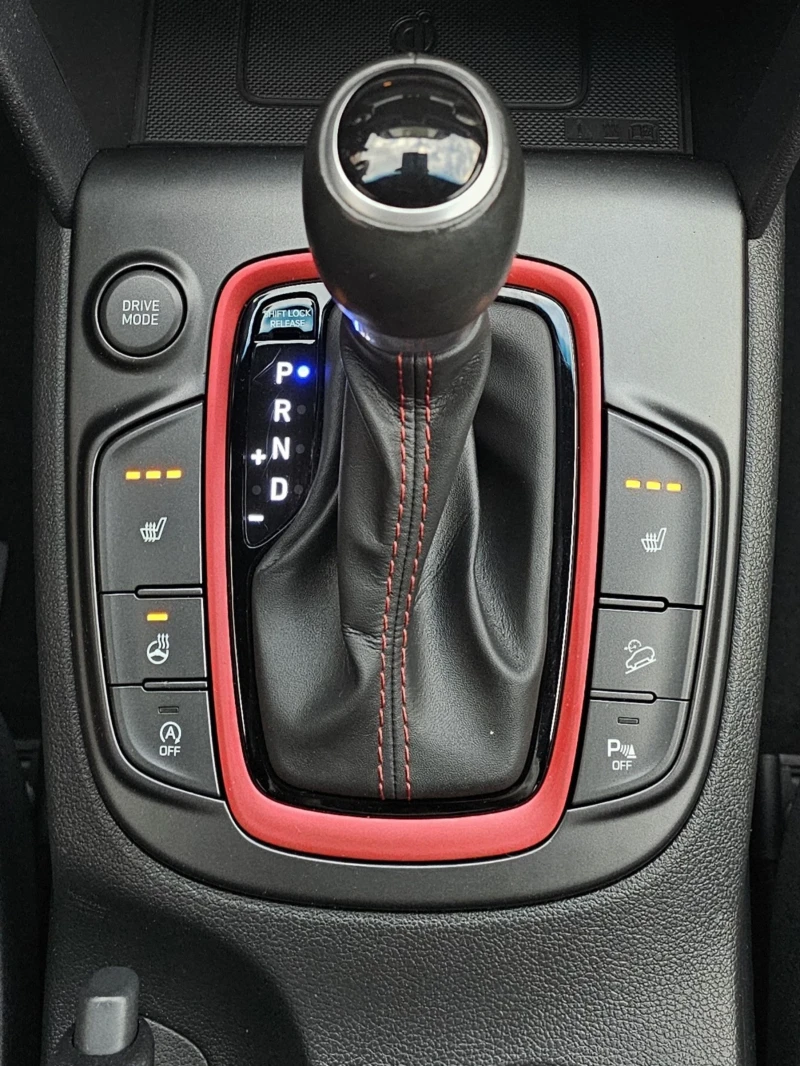 Hyundai Kona 1.6 T-GDI 177к.с. KRELL CarPlay Сервизна книжка, снимка 15 - Автомобили и джипове - 51895452