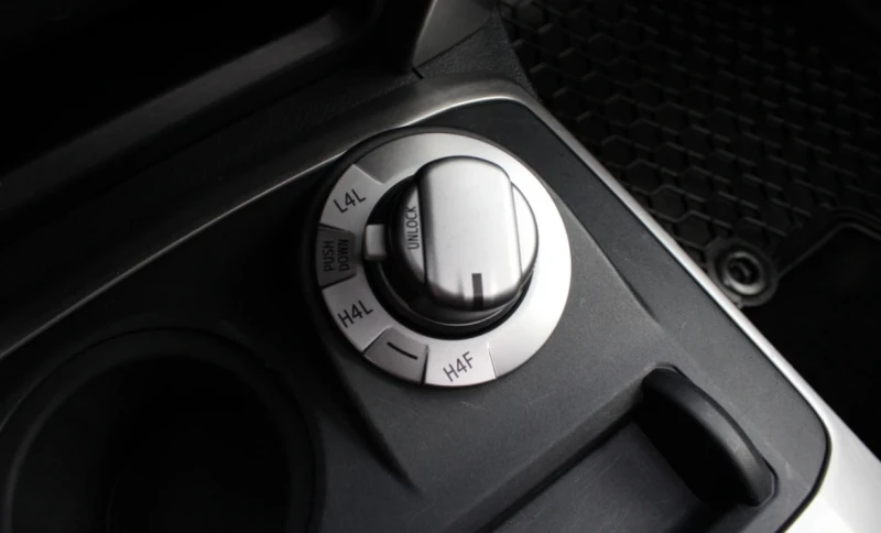 Toyota 4runner SR5 LIMITED * * CARFAX * * АВТО КРЕДИТ * * , снимка 9 - Автомобили и джипове - 52838471