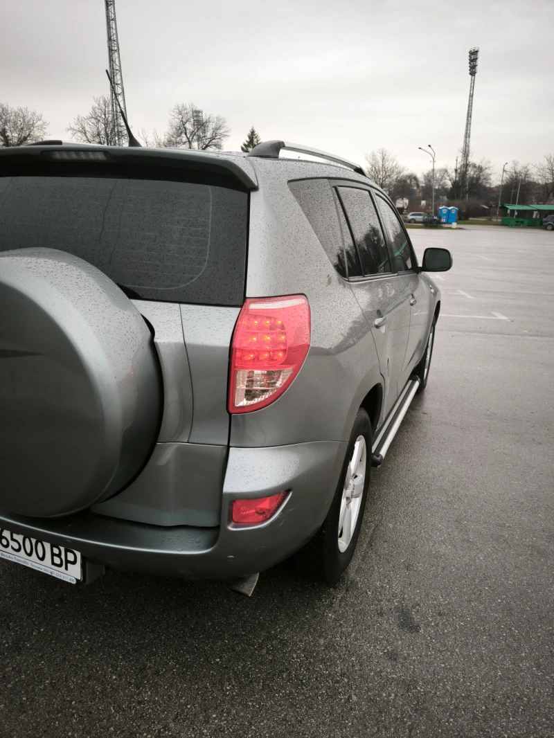 Toyota Rav4, снимка 16 - Автомобили и джипове - 53280216