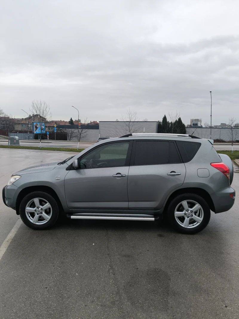 Toyota Rav4, снимка 14 - Автомобили и джипове - 53280216
