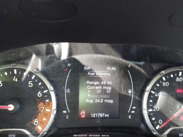 Jeep Renegade SPORT, снимка 14 - Автомобили и джипове - 53736231