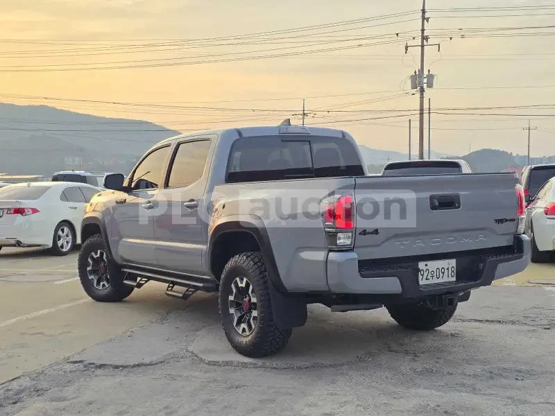 Toyota Tacoma TRD PRO, снимка 17 - Автомобили и джипове - 54431893