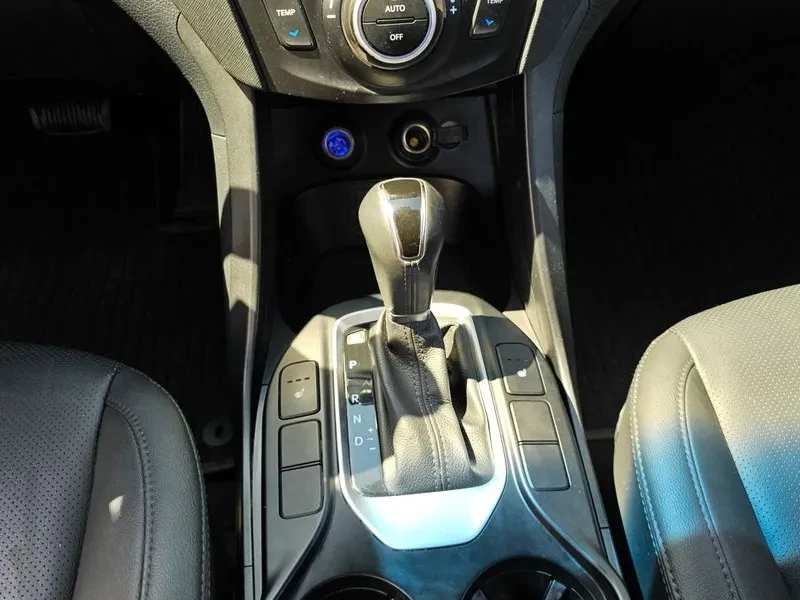Hyundai Santa fe 2.0 CRDi 4WD - САМО 30% АВАНС, снимка 9 - Автомобили и джипове - 56021694