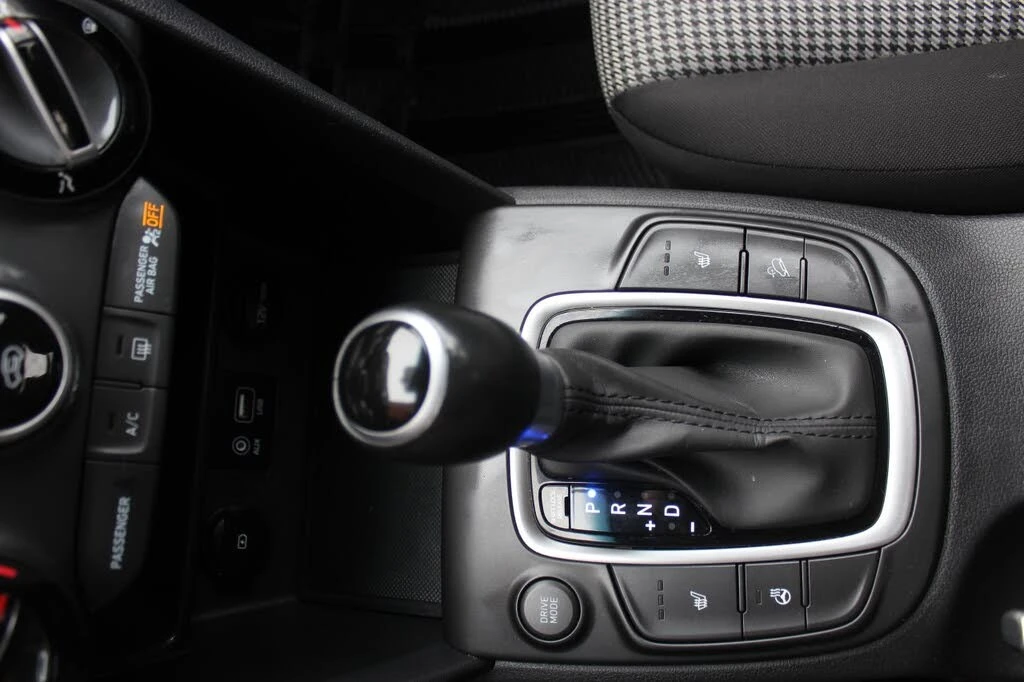 Hyundai Kona Preferred* АвтоКредит* (ЦЕНА ДО БГ), снимка 14 - Автомобили и джипове - 54227034