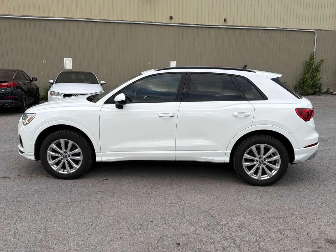 Audi Q3 * KOMFORT * CARFAX * ЦЕНА ДО БГ, снимка 4 - Автомобили и джипове - 54750148