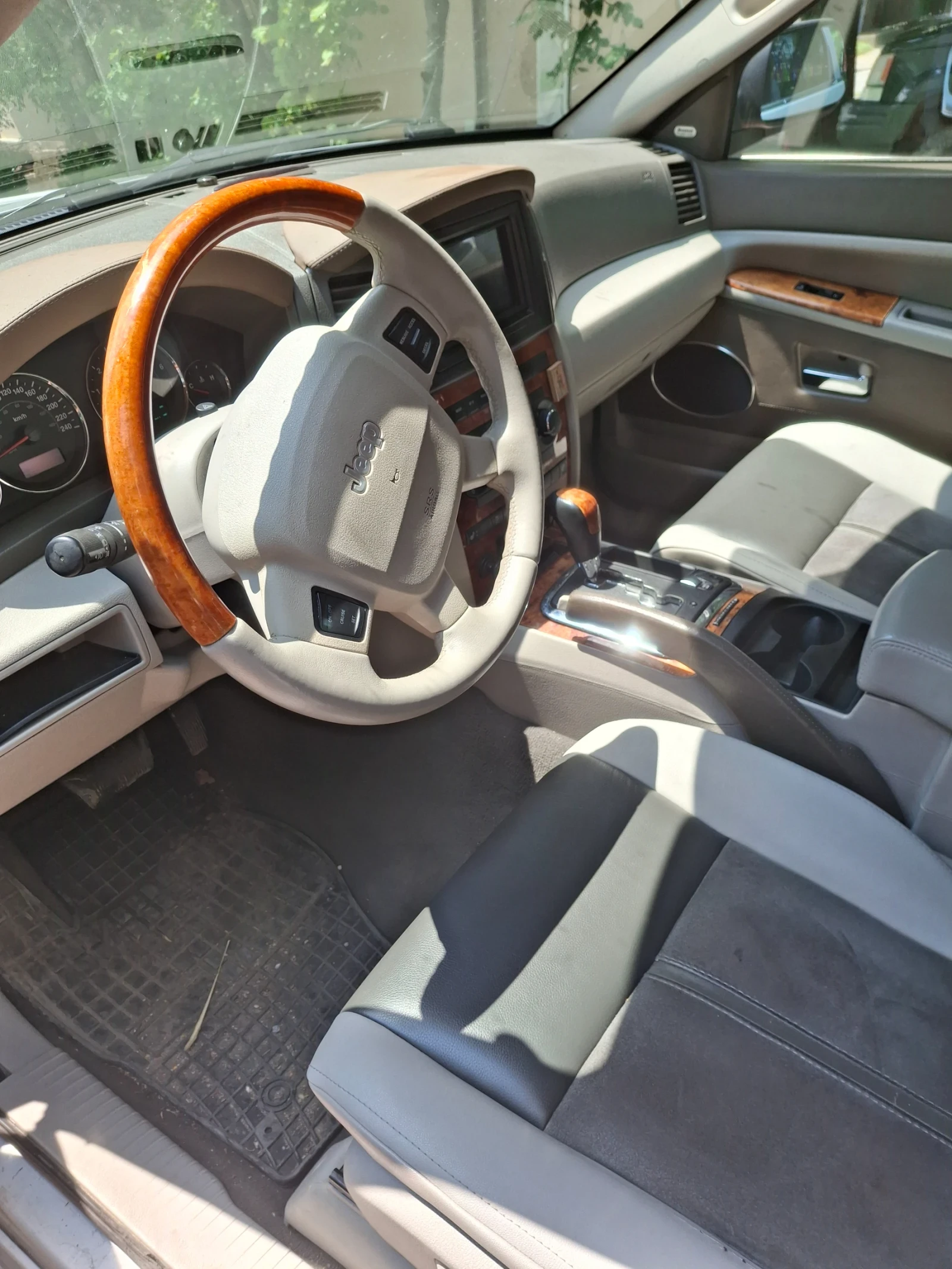 Jeep Grand cherokee 3.0, снимка 3 - Автомобили и джипове - 54790577