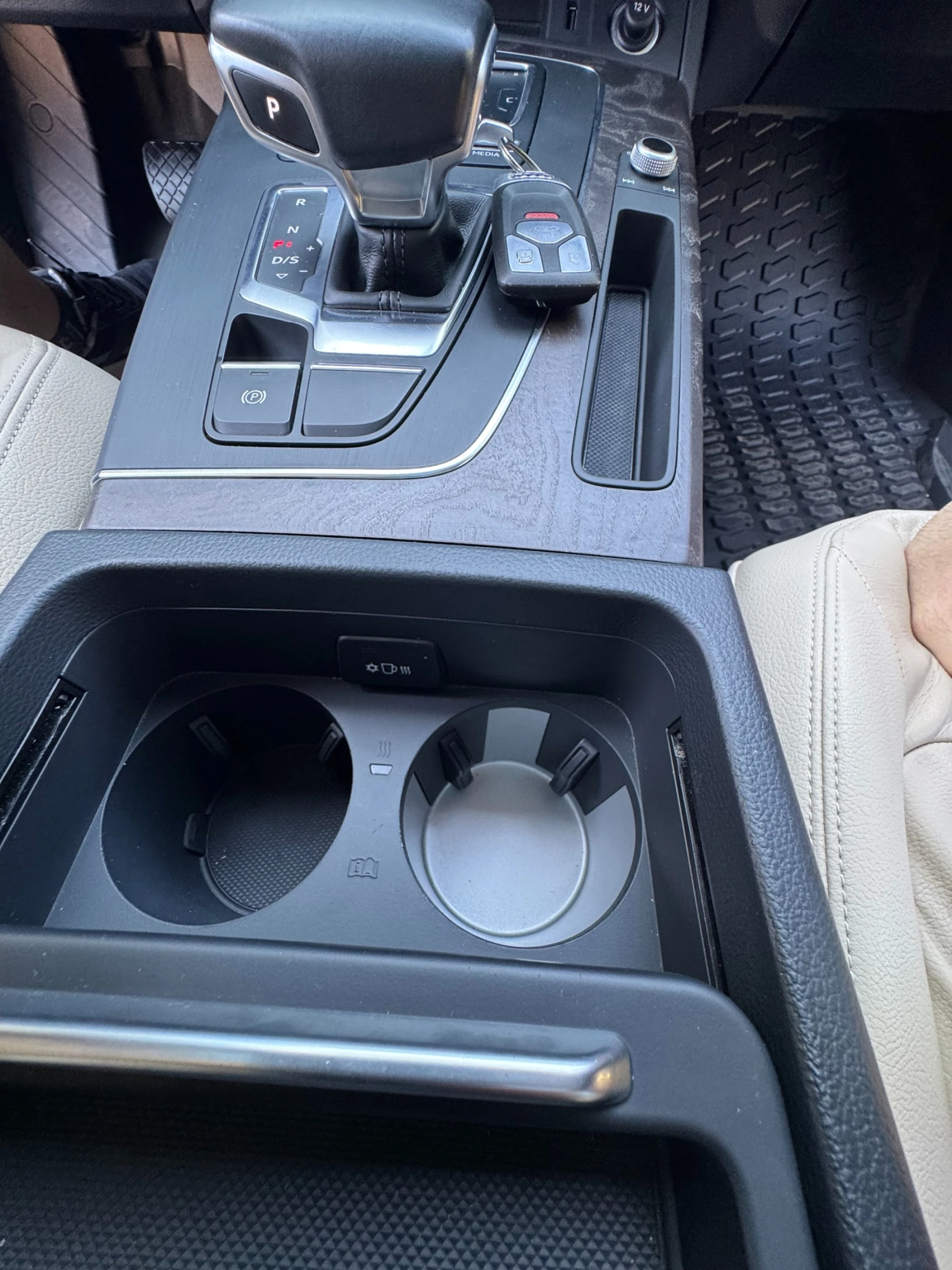 Audi Q5 Quattro Prestige 2.0 TFSI, снимка 14 - Автомобили и джипове - 55783580