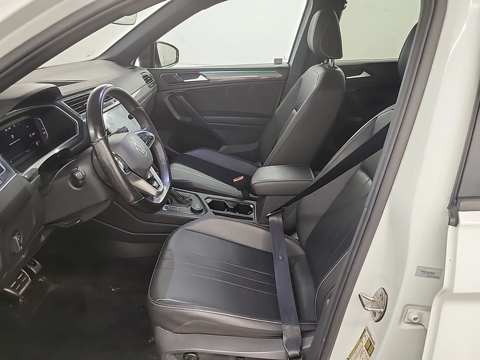 VW Tiguan * COMFORTLINE R LINE BLACK EDITION * CARFAX * , снимка 5 - Автомобили и джипове - 56081812