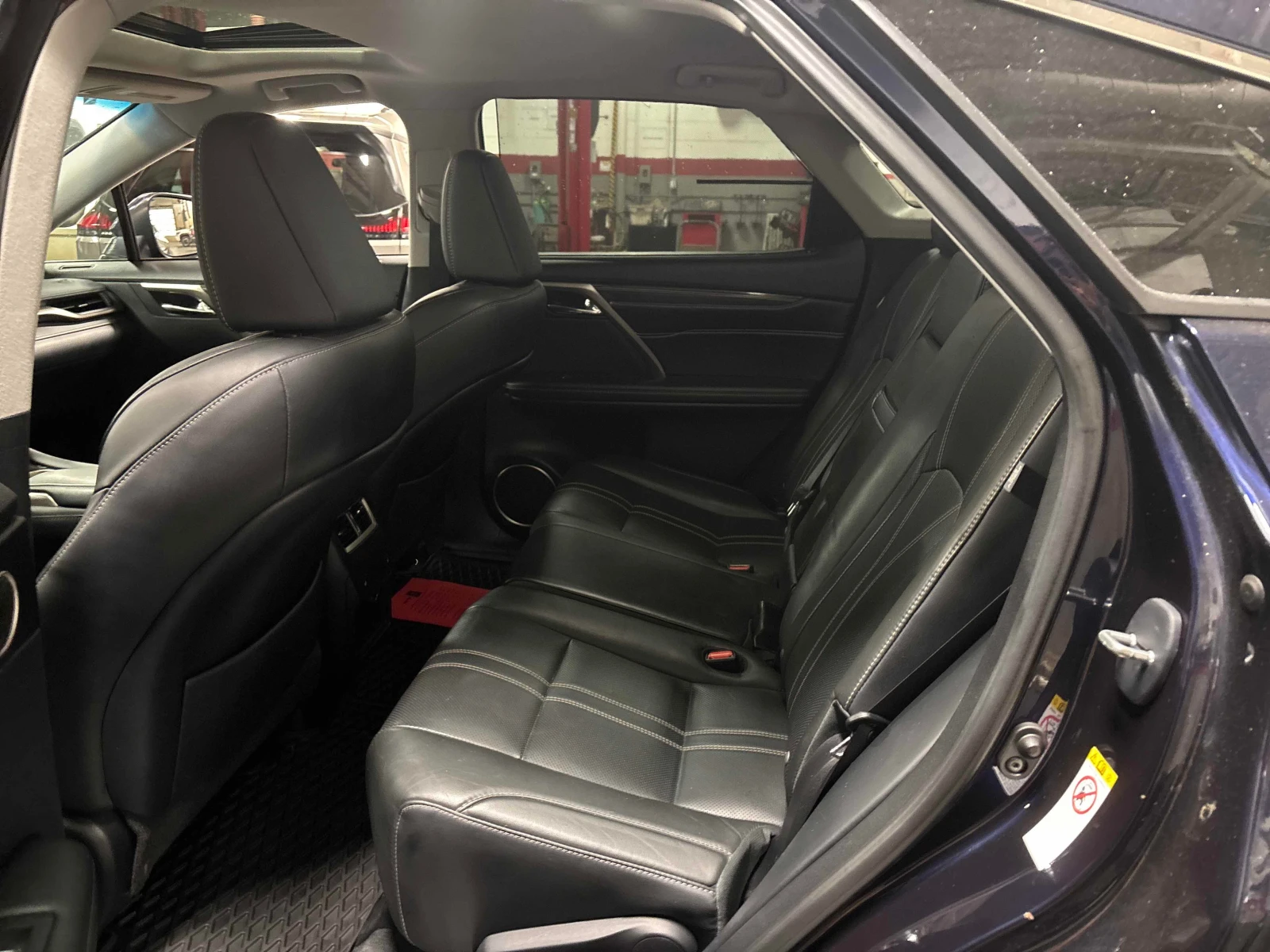 Lexus RX 350 * AWD 4dr * CARFAX * ОПЦИЯ ЗА ФИНАНСИРАНЕ, снимка 11 - Автомобили и джипове - 56087193