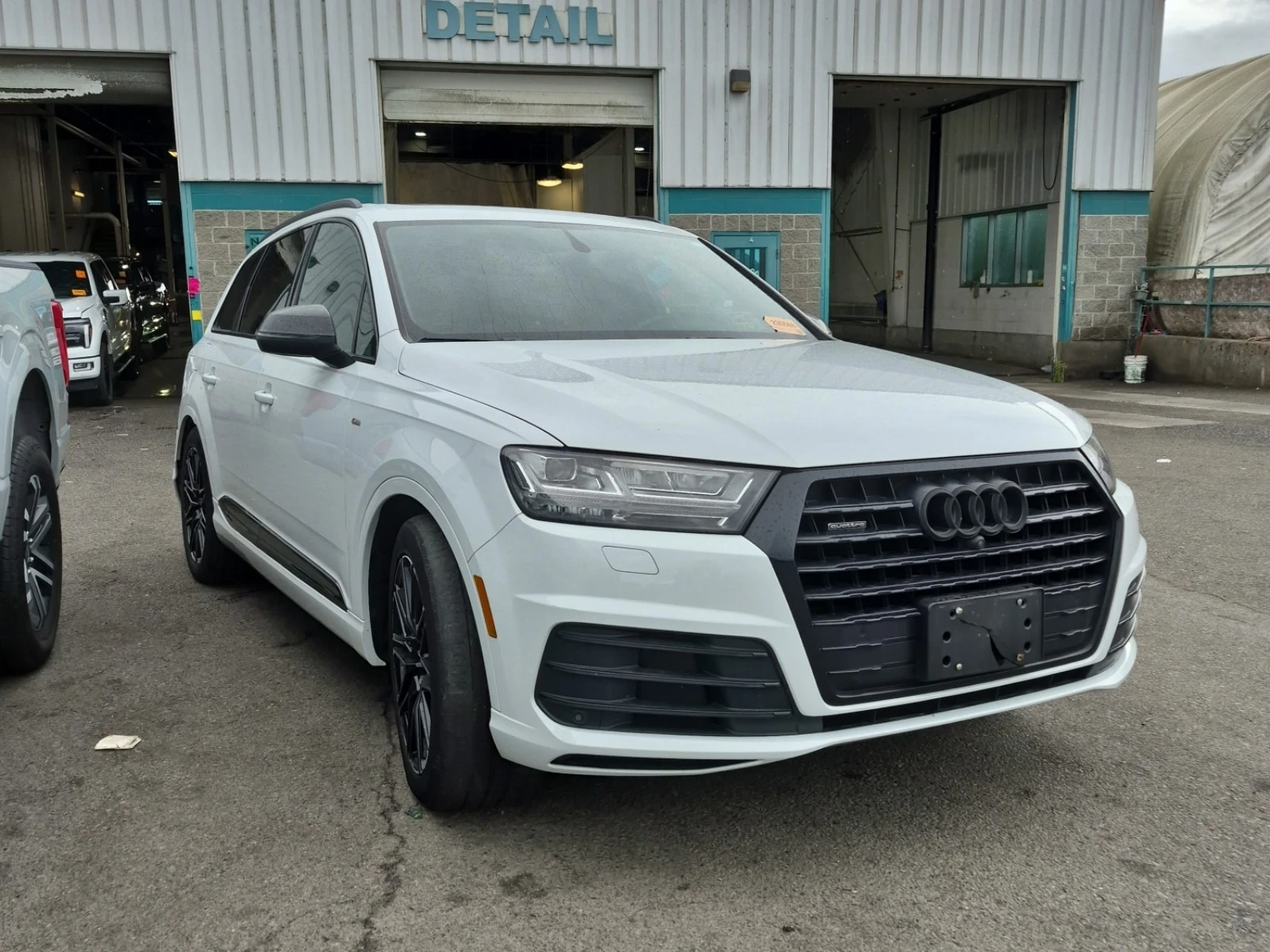Audi Q7 PROGRESSIV/CARFAX/ПОДГРЕВ/ОБДУХ/ПАНО/7 МЕСТА, снимка 2 - Автомобили и джипове - 56122841