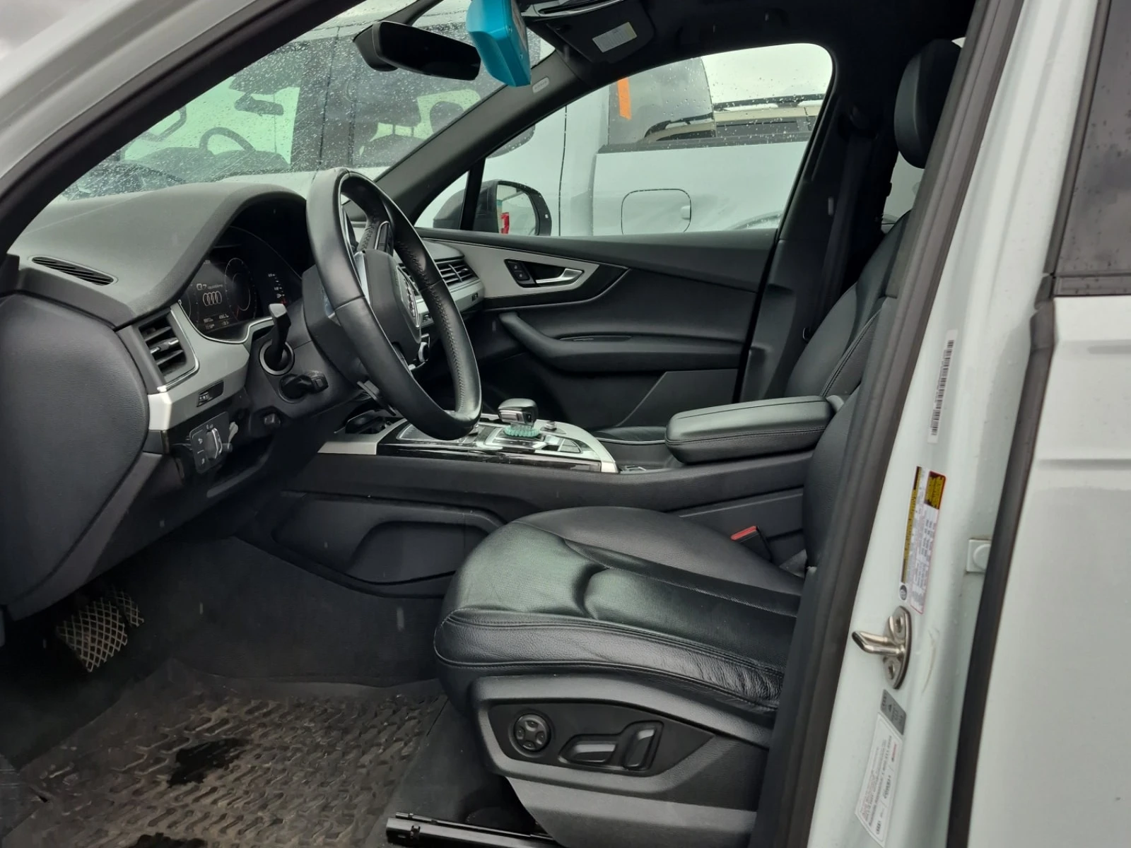 Audi Q7 PROGRESSIV/CARFAX/ПОДГРЕВ/ОБДУХ/ПАНО/7 МЕСТА, снимка 5 - Автомобили и джипове - 56122841