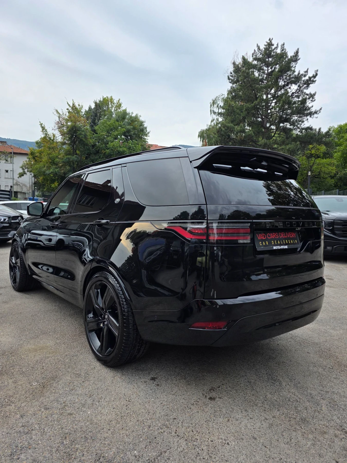 Land Rover Discovery P360/R-Dynamic/SE/Pano/1 Собственик, снимка 6 - Автомобили и джипове - 56175644