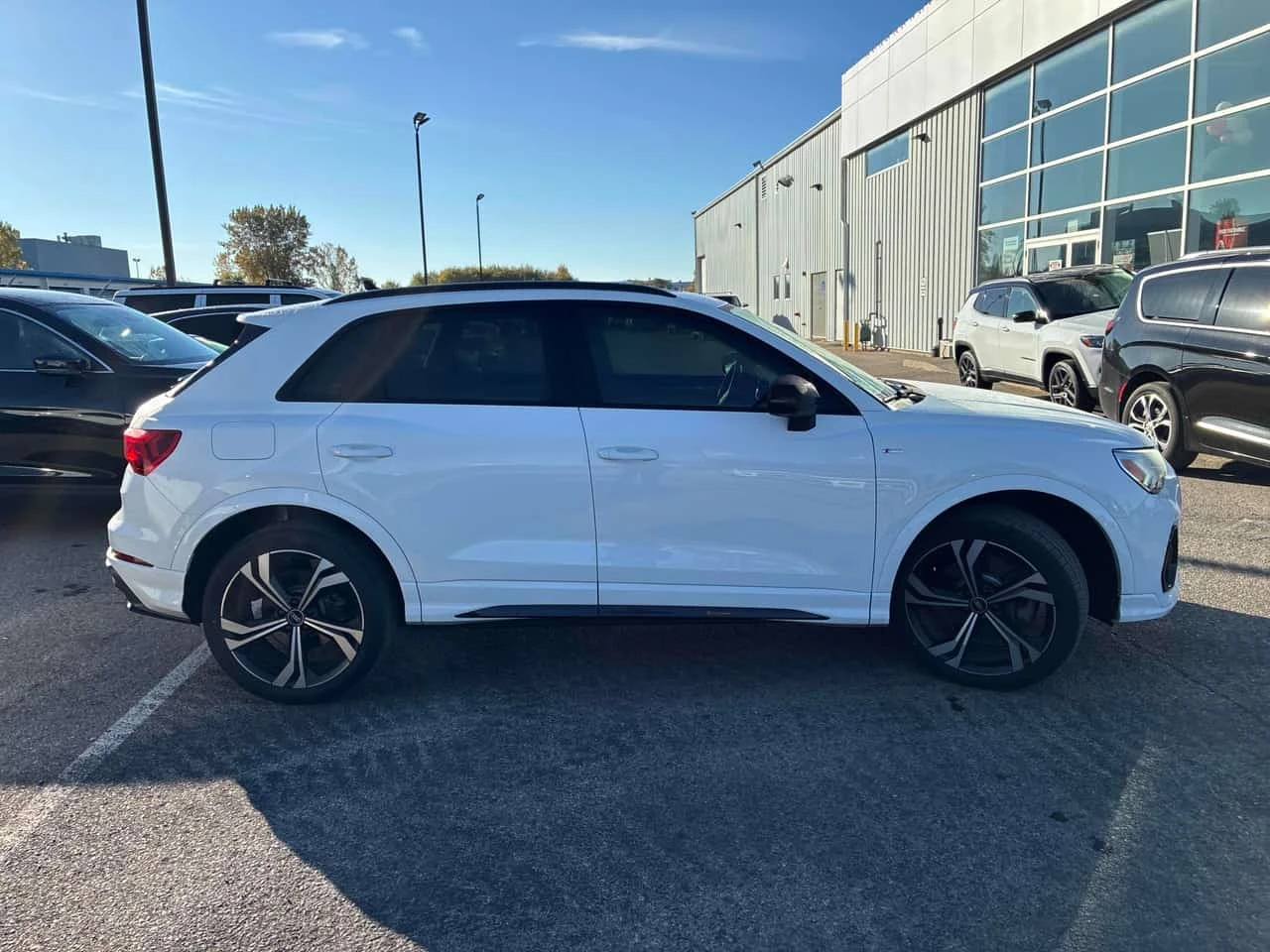 Audi Q3 Technik  CARFAX, снимка 3 - Автомобили и джипове - 56597883