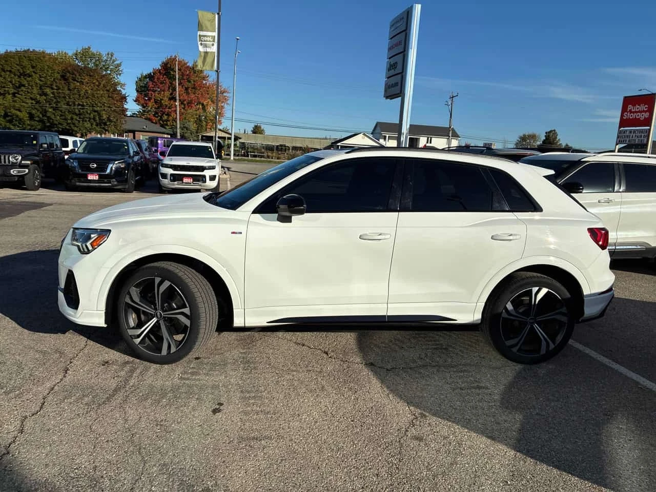 Audi Q3 Technik  CARFAX, снимка 2 - Автомобили и джипове - 56597883