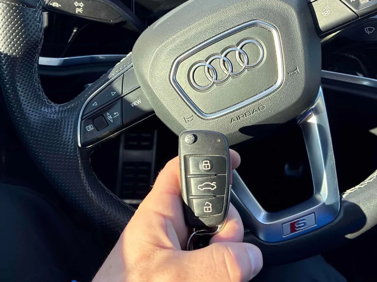 Audi Q3 Technik  CARFAX, снимка 11 - Автомобили и джипове - 56597883