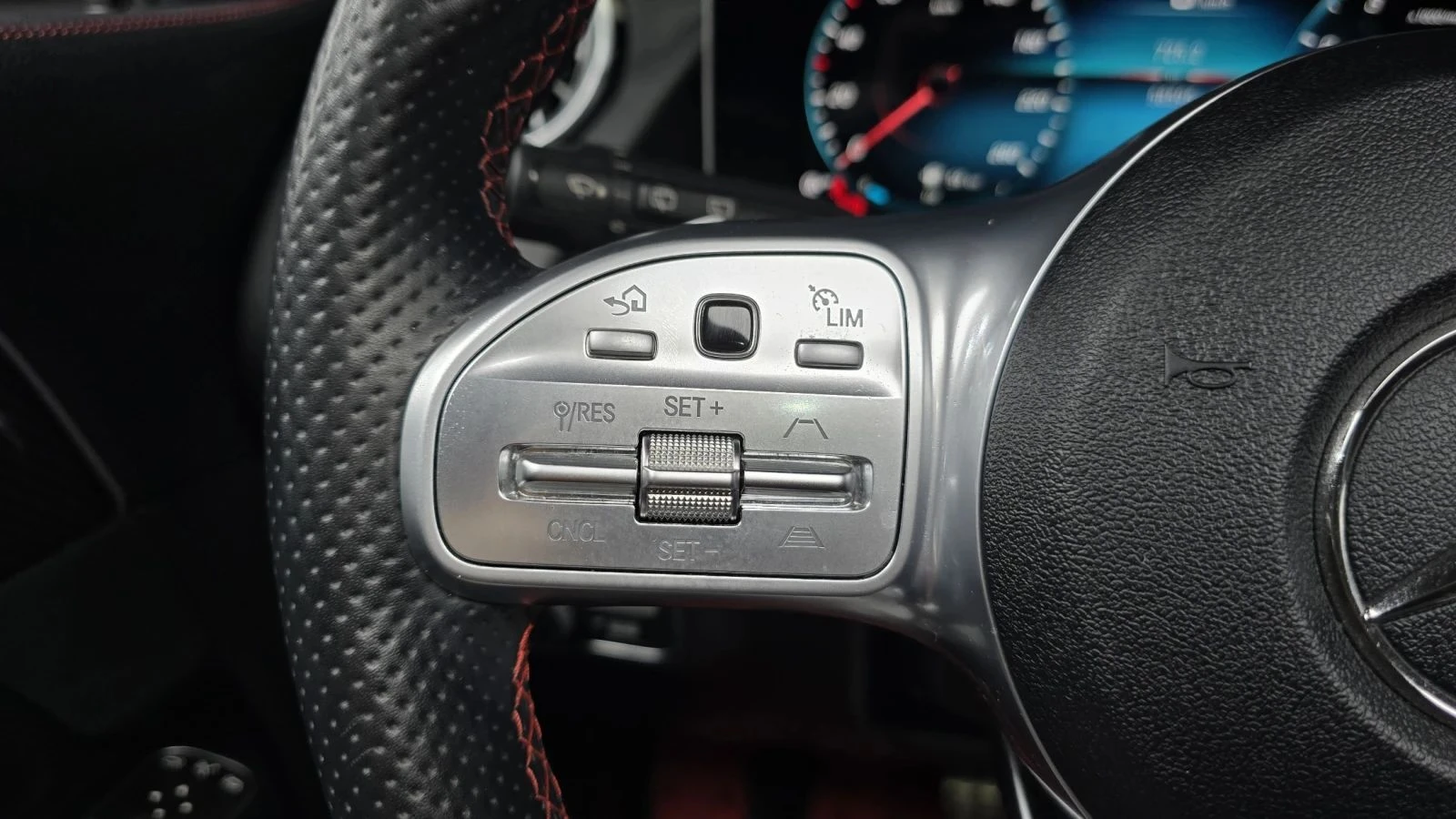 Mercedes-Benz GLA 250, снимка 16 - Автомобили и джипове - 56686747