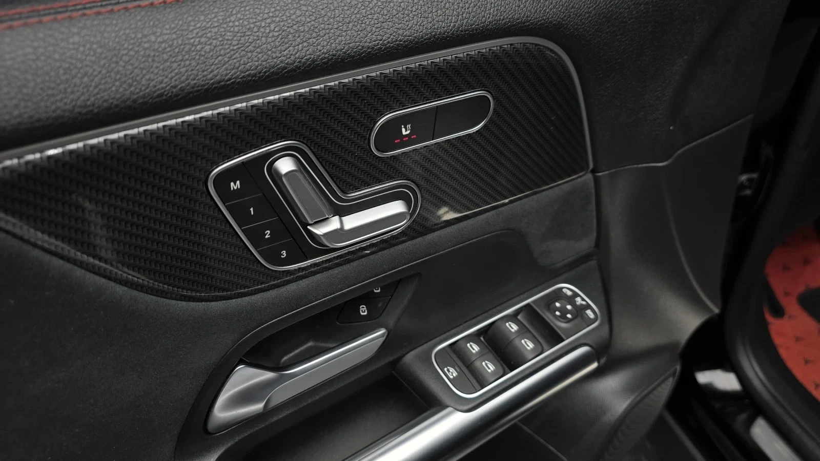 Mercedes-Benz GLA 250, снимка 15 - Автомобили и джипове - 56686747
